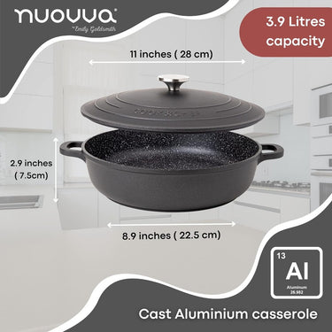 Black cast casserole dish with lid, 3.9L